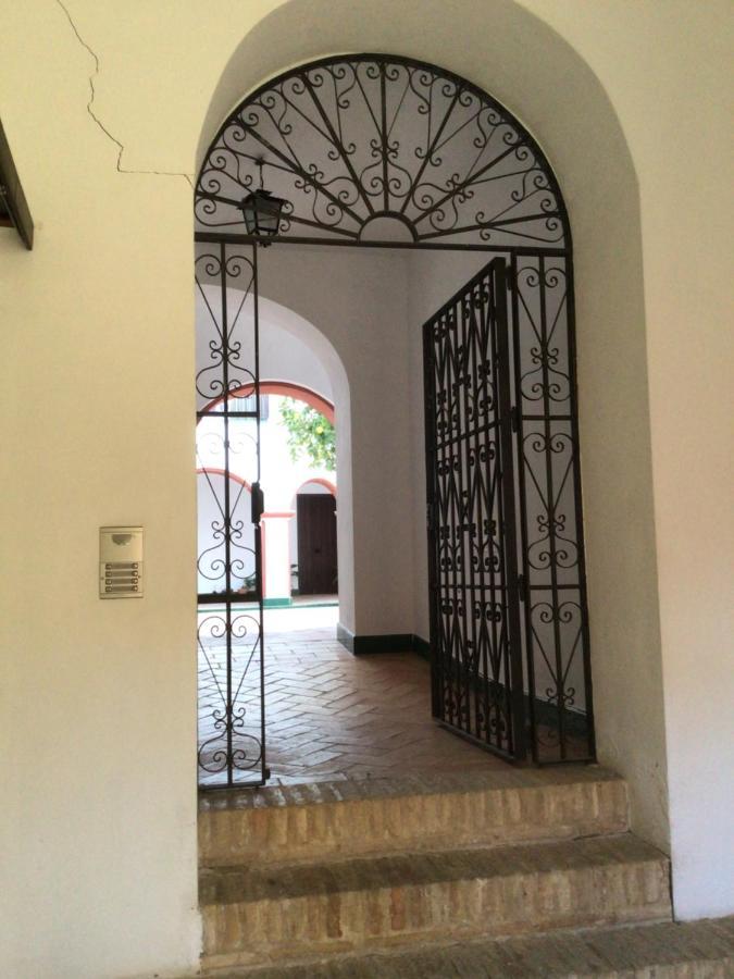 Puerta Romana Кармона Екстериор снимка