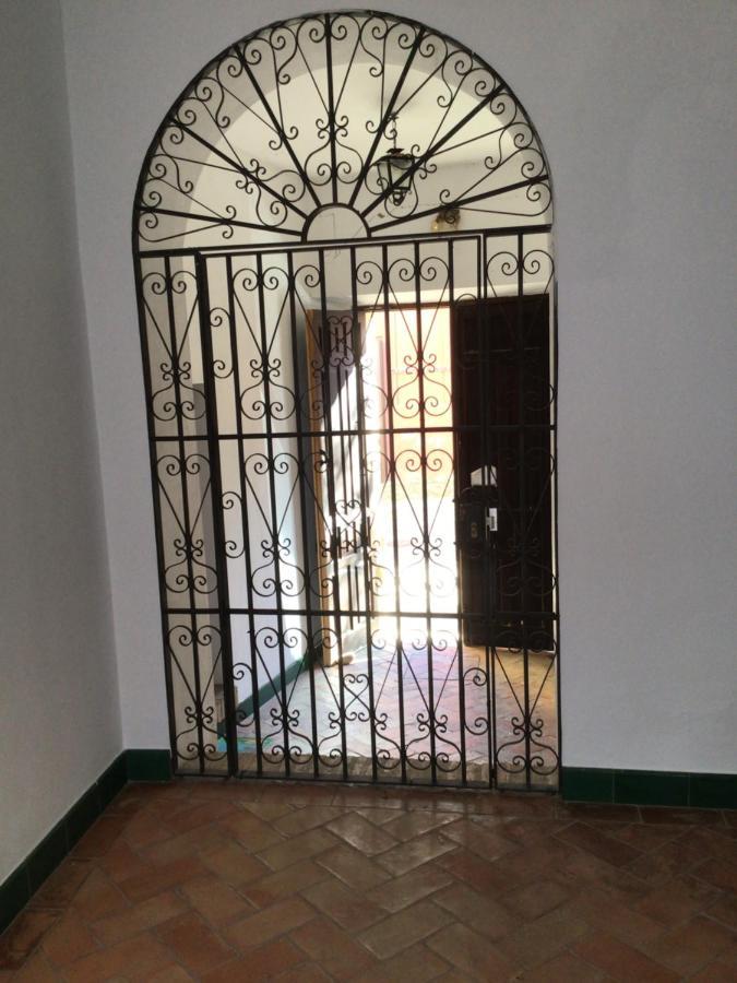 Puerta Romana Кармона Екстериор снимка